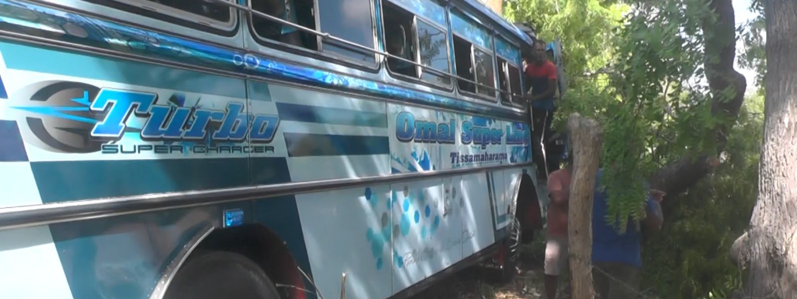 19 Injured In Weerawila Bus Accident